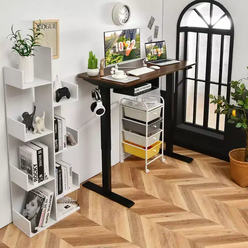 Bureau debout électrique 48 po réglable en hauteur avec panneau de commande et port USB Rustique/Noyer