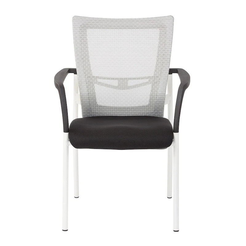 Chaise visiteur à dossier en maille et assise en tissu noir rembourré, avec accoudoirs et piètement blanc