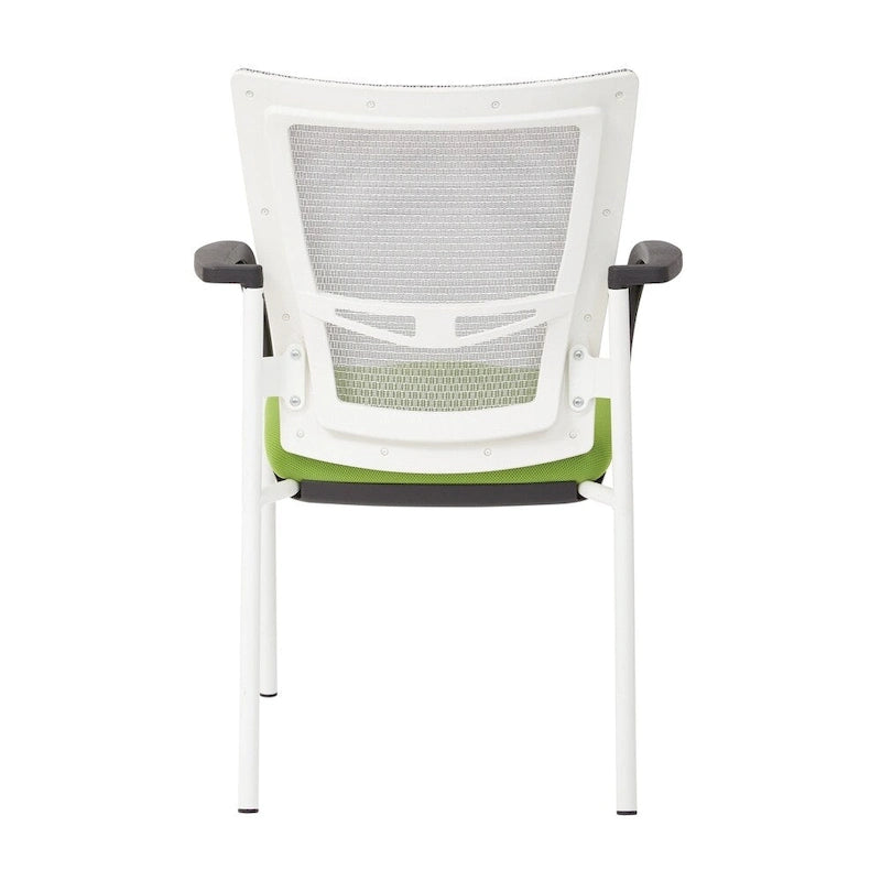 Chaise visiteur à dossier en maille et assise en tissu noir rembourré, avec accoudoirs et piètement blanc